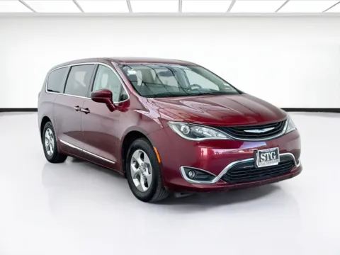Another view of 2018 Chrysler Pacifica Touring L for sale in Bellflower, CA at STG Bellflower