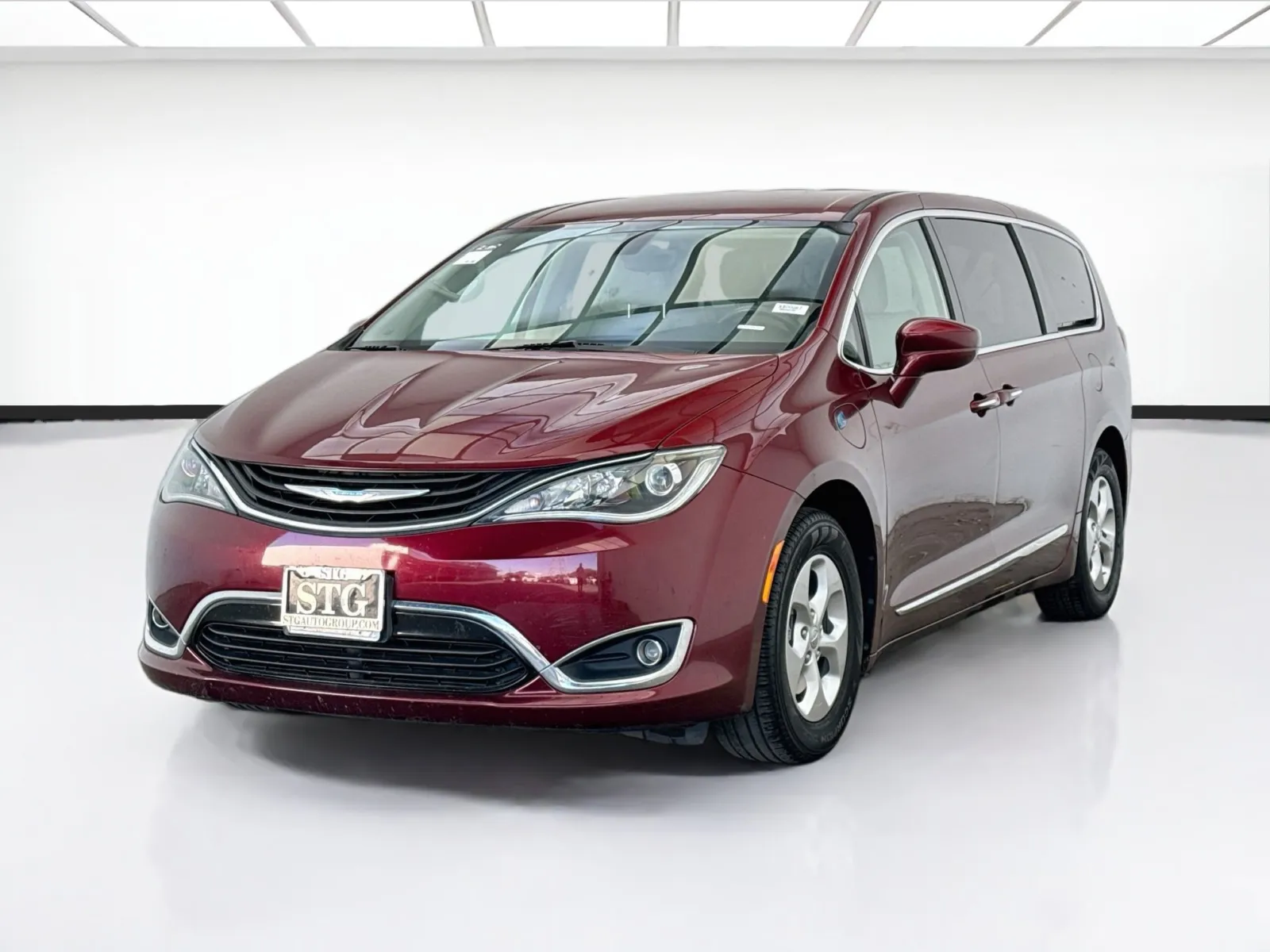 Red 2018 Chrysler Pacifica Touring L for sale in Bellflower, CA