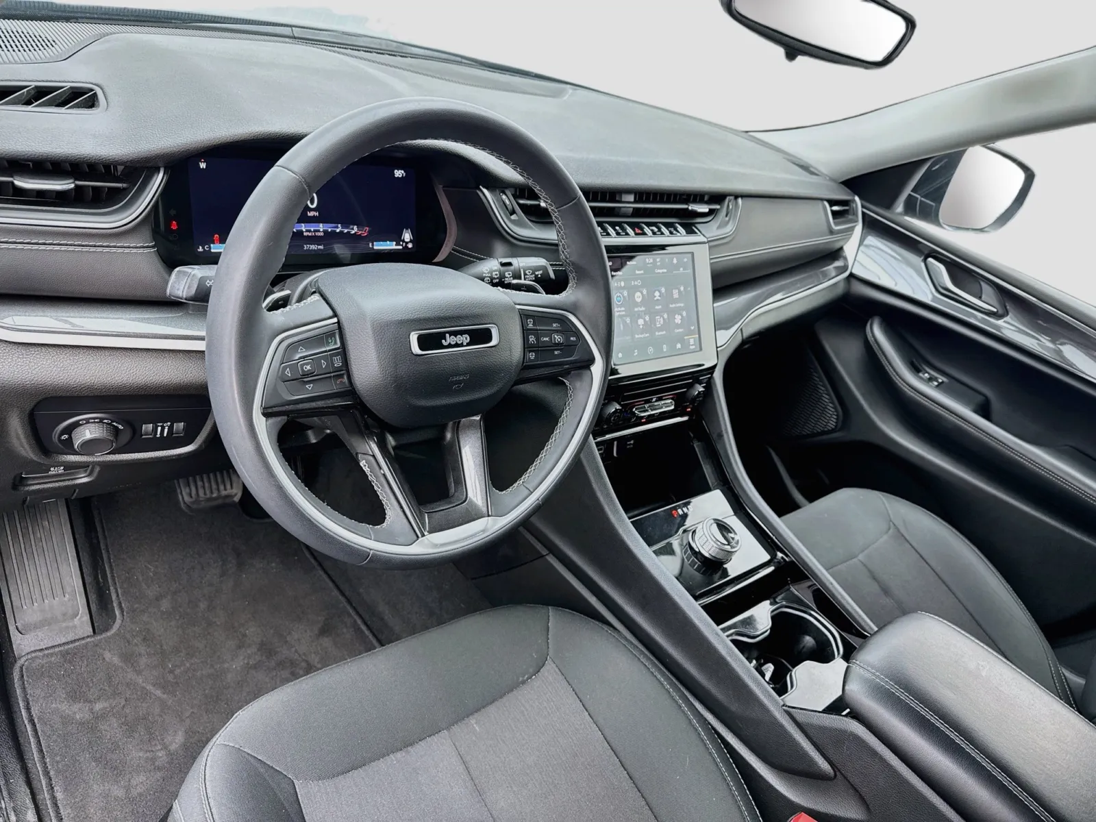 Jeep Grand Cherokee photo 7
