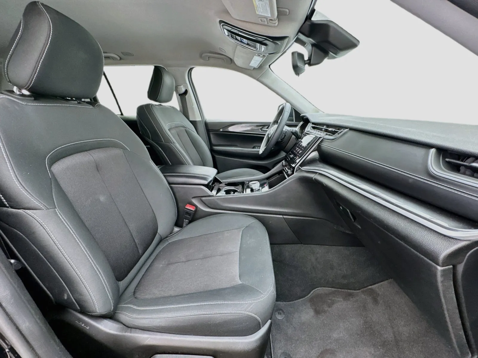Jeep Grand Cherokee photo 19