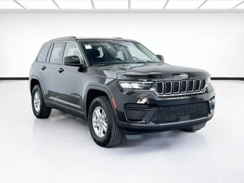Another view of 2023 Jeep Grand Cherokee Laredo for sale in Bellflower, CA at STG Bellflower