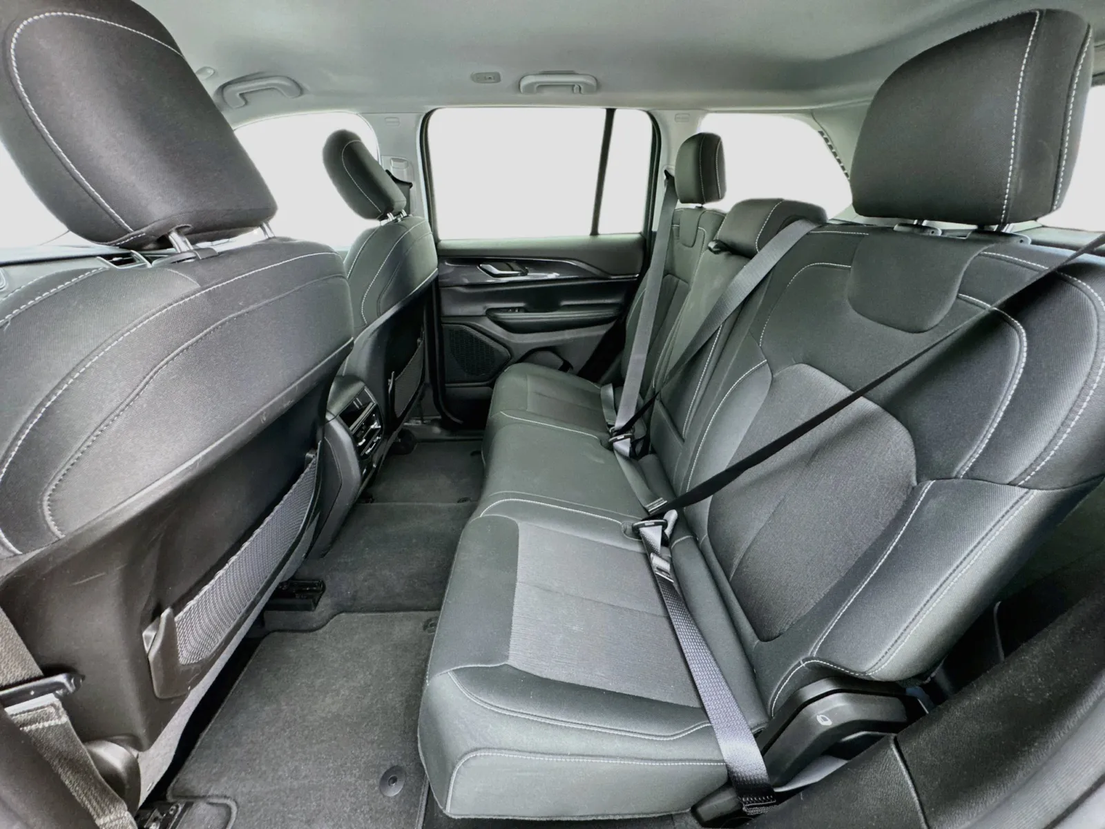 Jeep Grand Cherokee photo 15