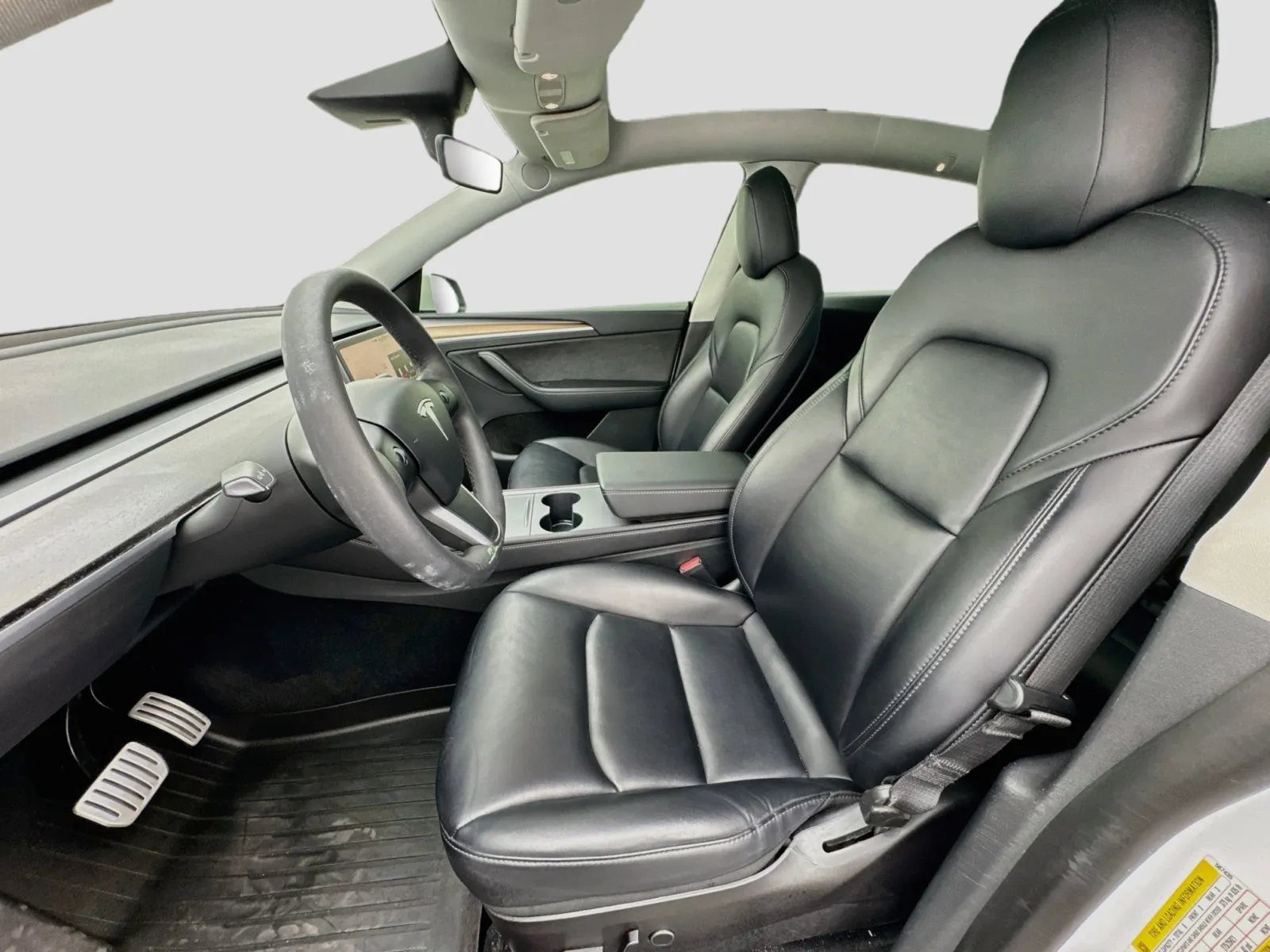 Tesla Model Y photo 13