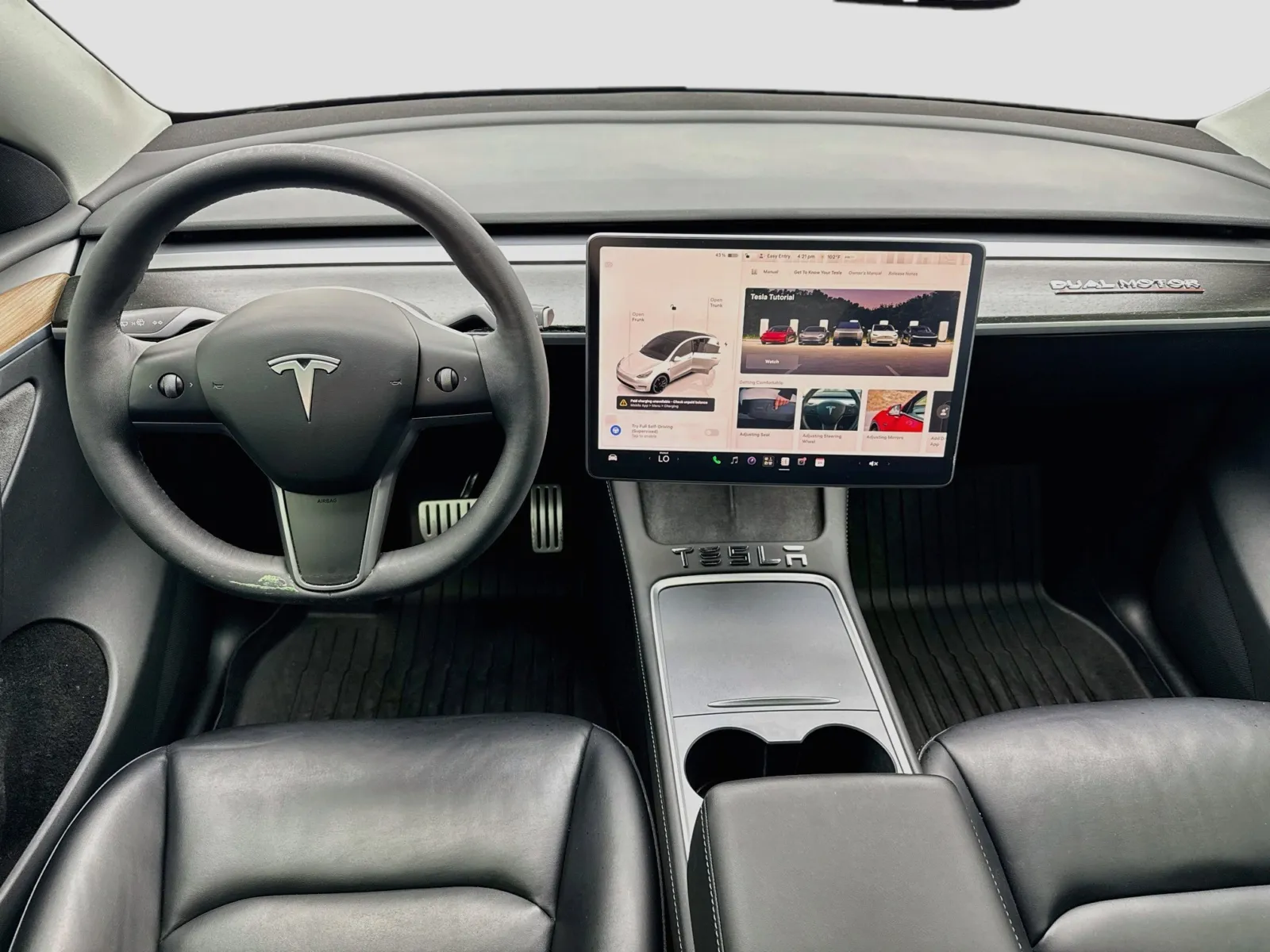 Tesla Model Y photo 15