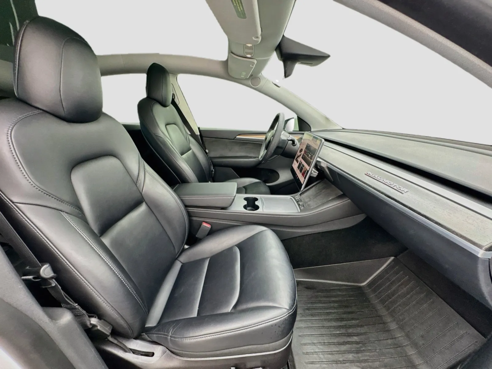 Tesla Model Y photo 20