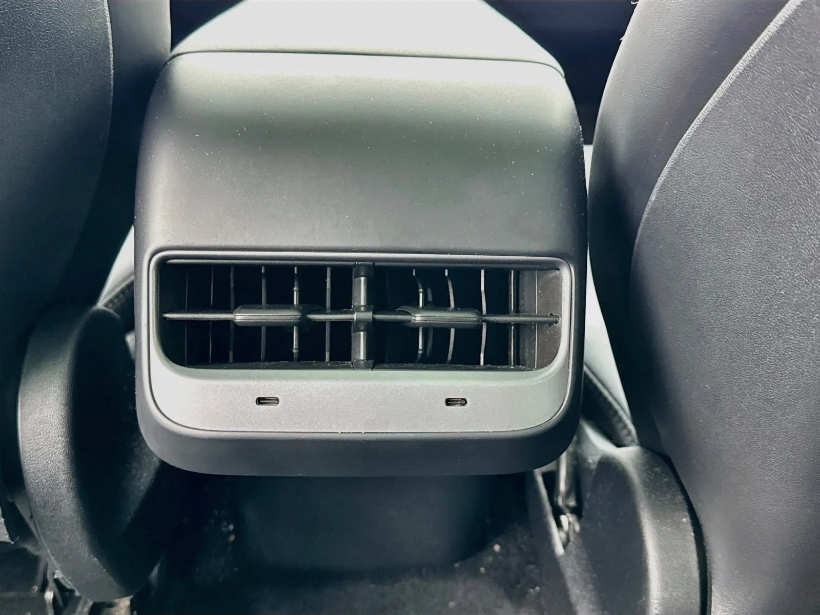 Tesla Model Y photo 17