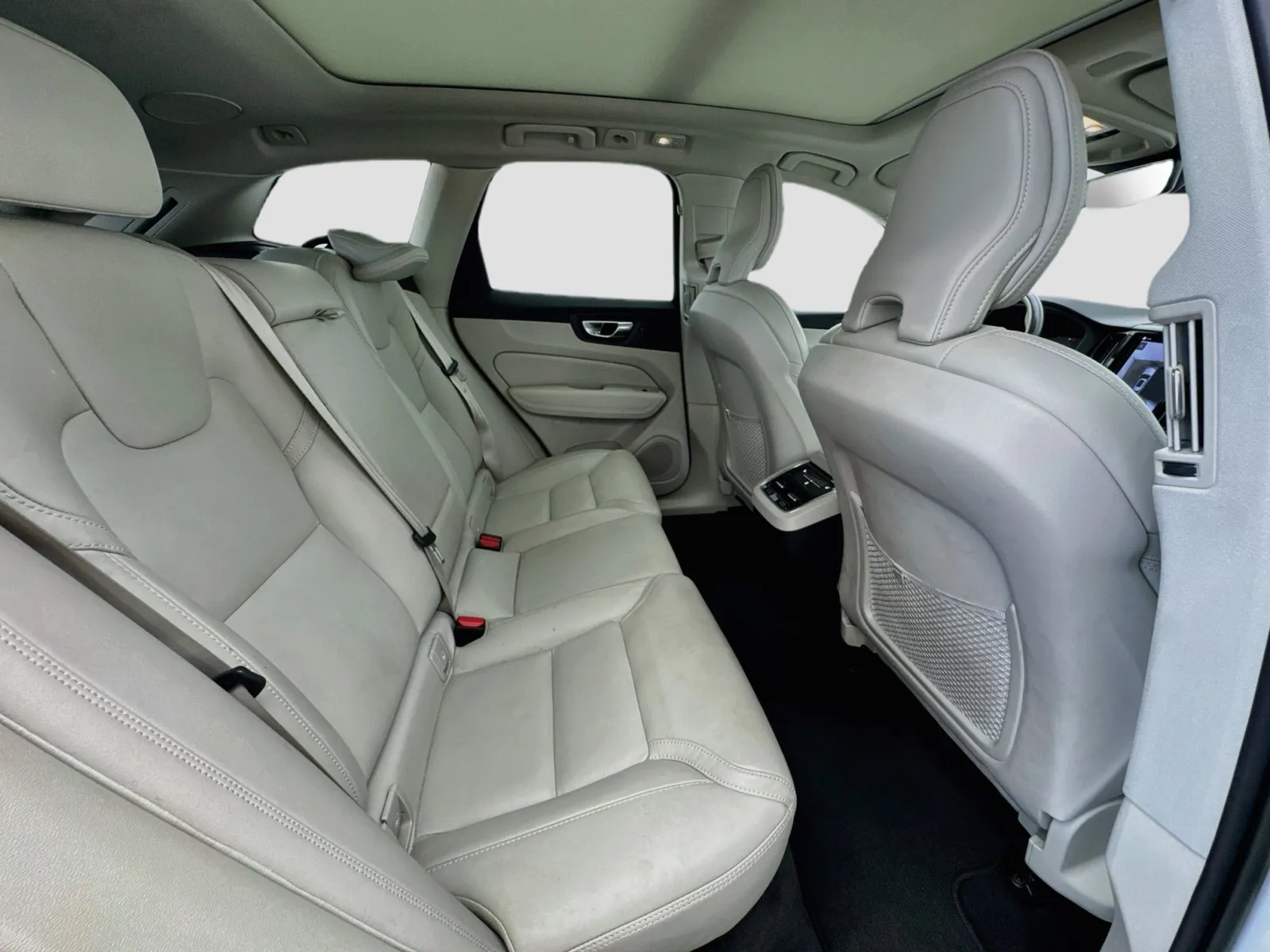 Volvo XC60 photo 19