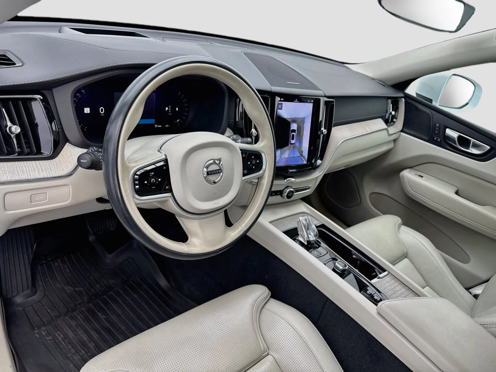 Volvo XC60 photo 7