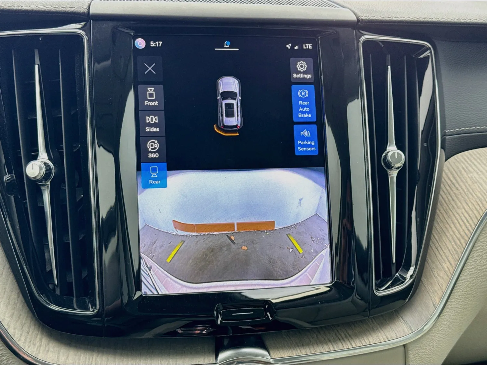 Volvo XC60 photo 10