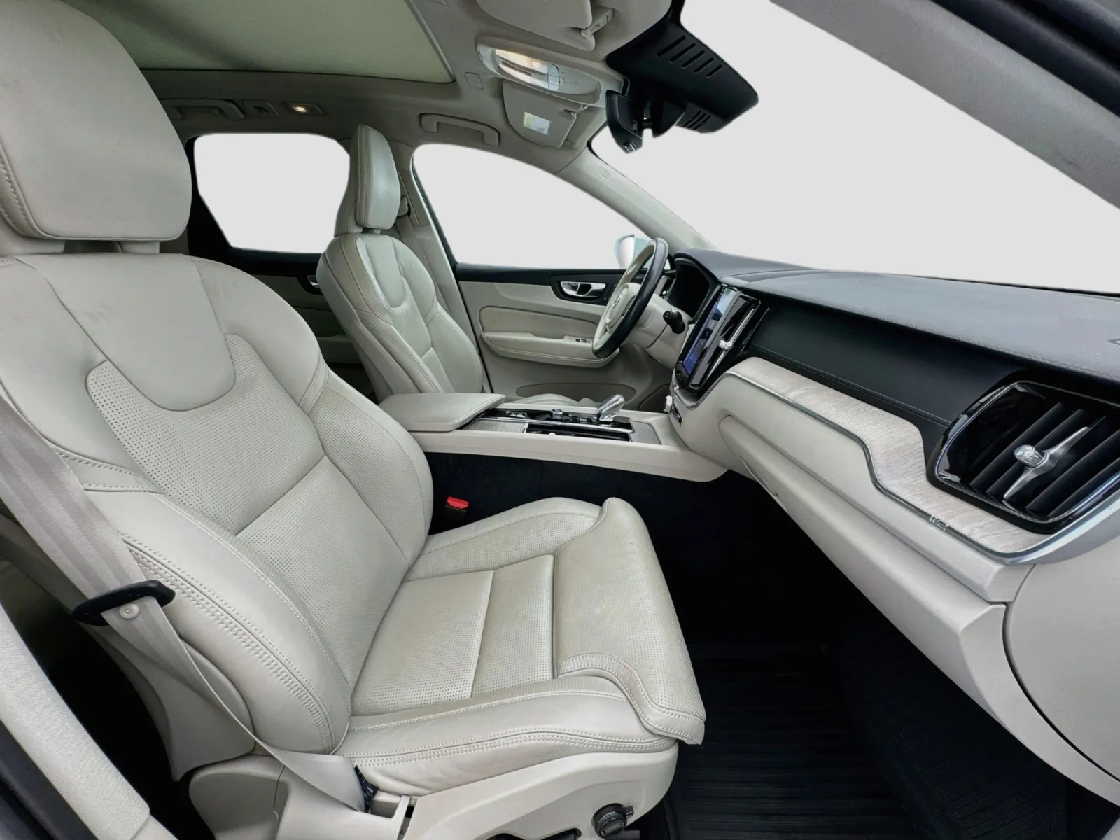 Volvo XC60 photo 20