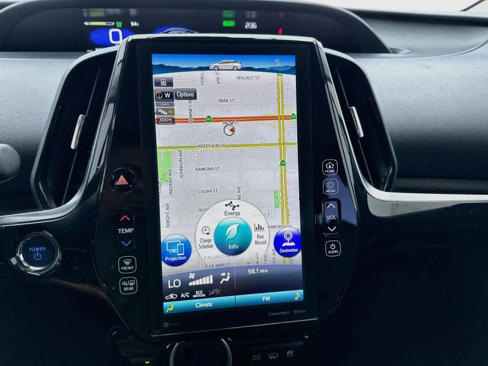 Toyota Prius photo 9