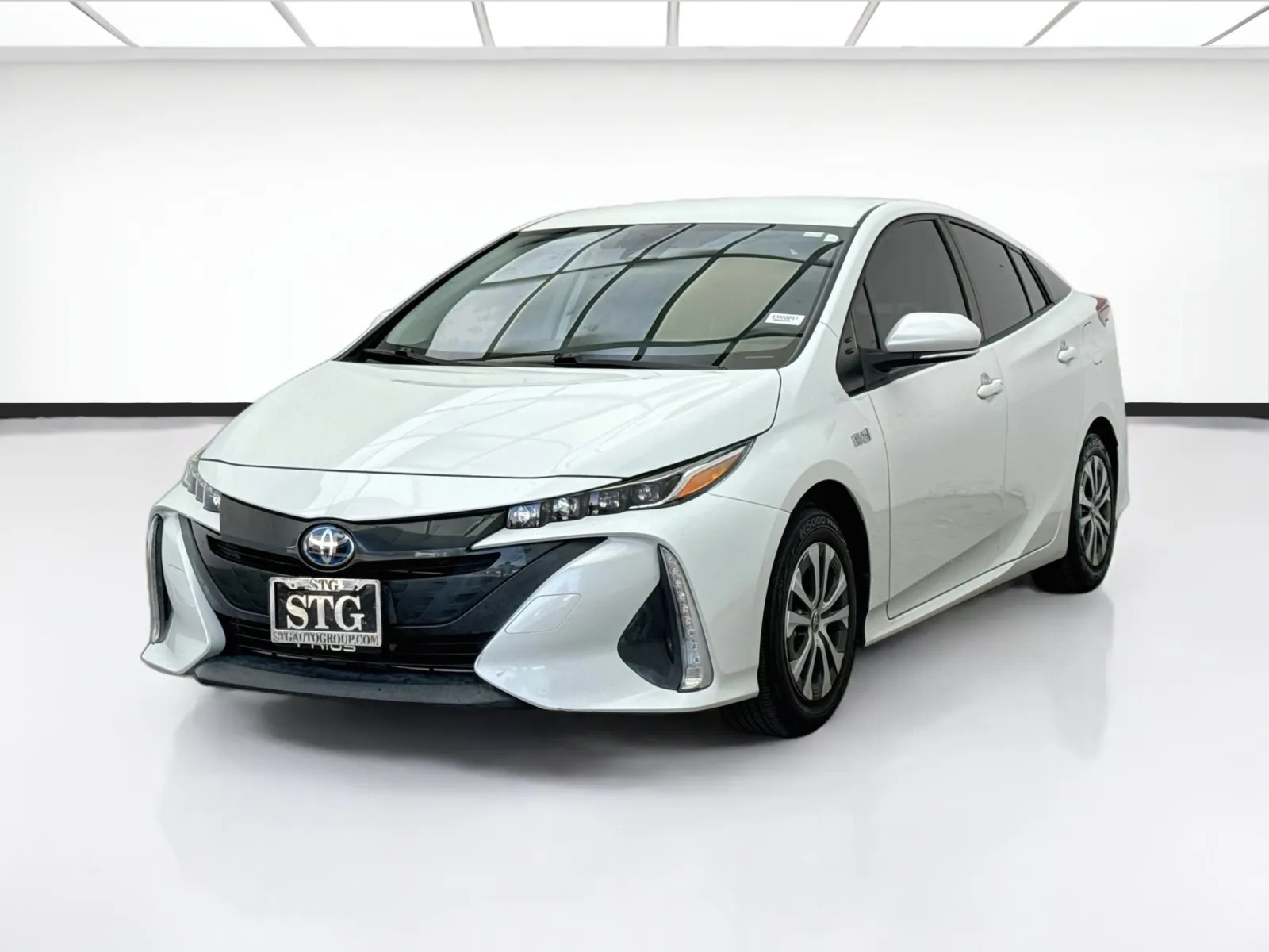 White 2022 Toyota Prius Prime XLE for sale in Bellflower, CA