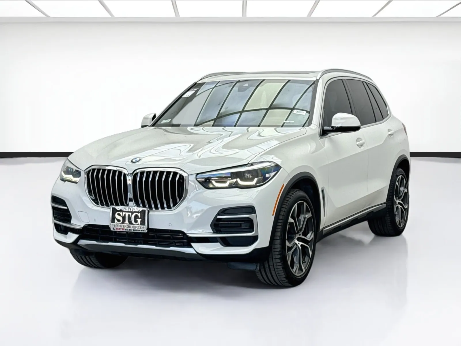 White 2022 BMW X5 xDrive40i for sale in Bellflower, CA