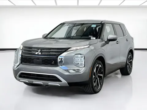 Gray 2024 Mitsubishi Outlander SE for sale in Bellflower, CA