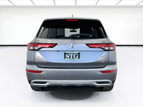 More photos of 2024 Mitsubishi Outlander SE at STG Bellflower, CA