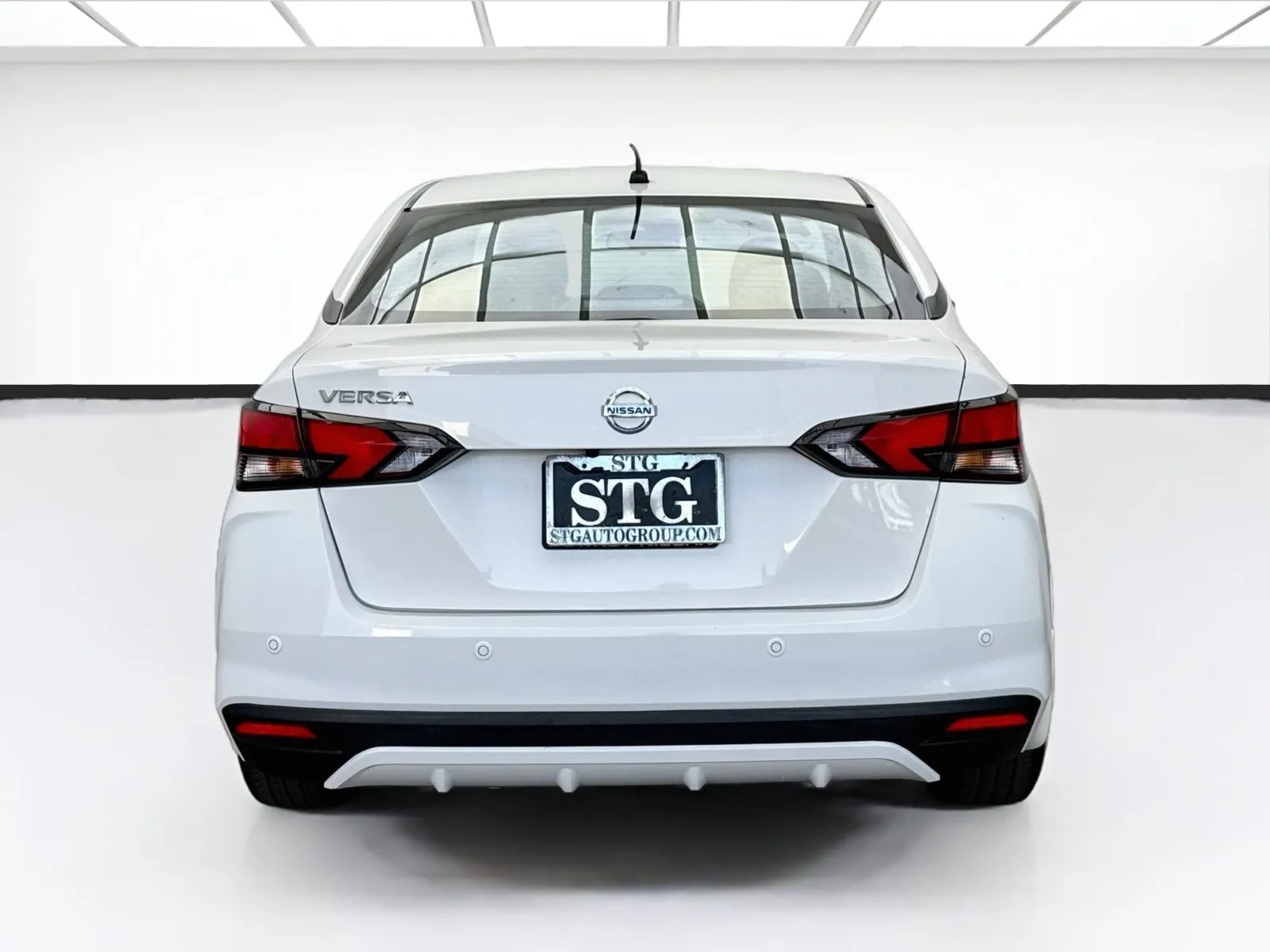 Nissan Versa photo 5