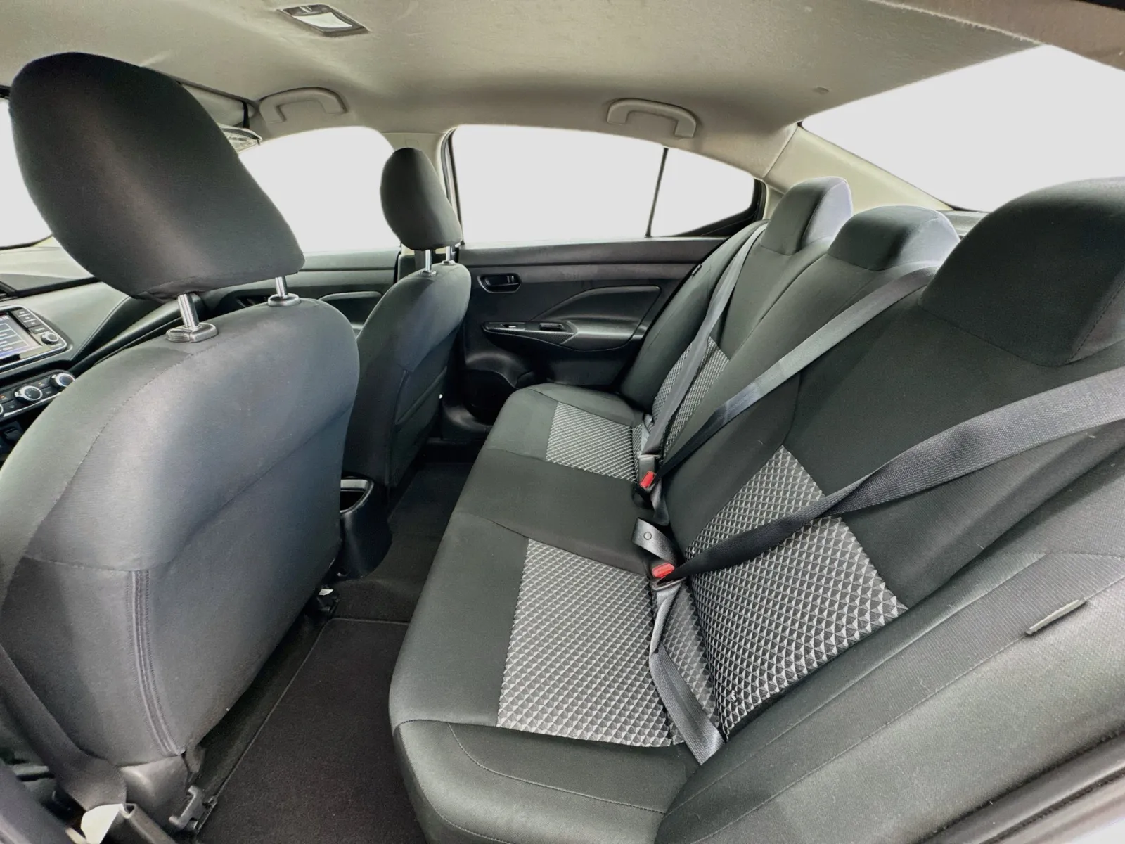 Nissan Versa photo 15