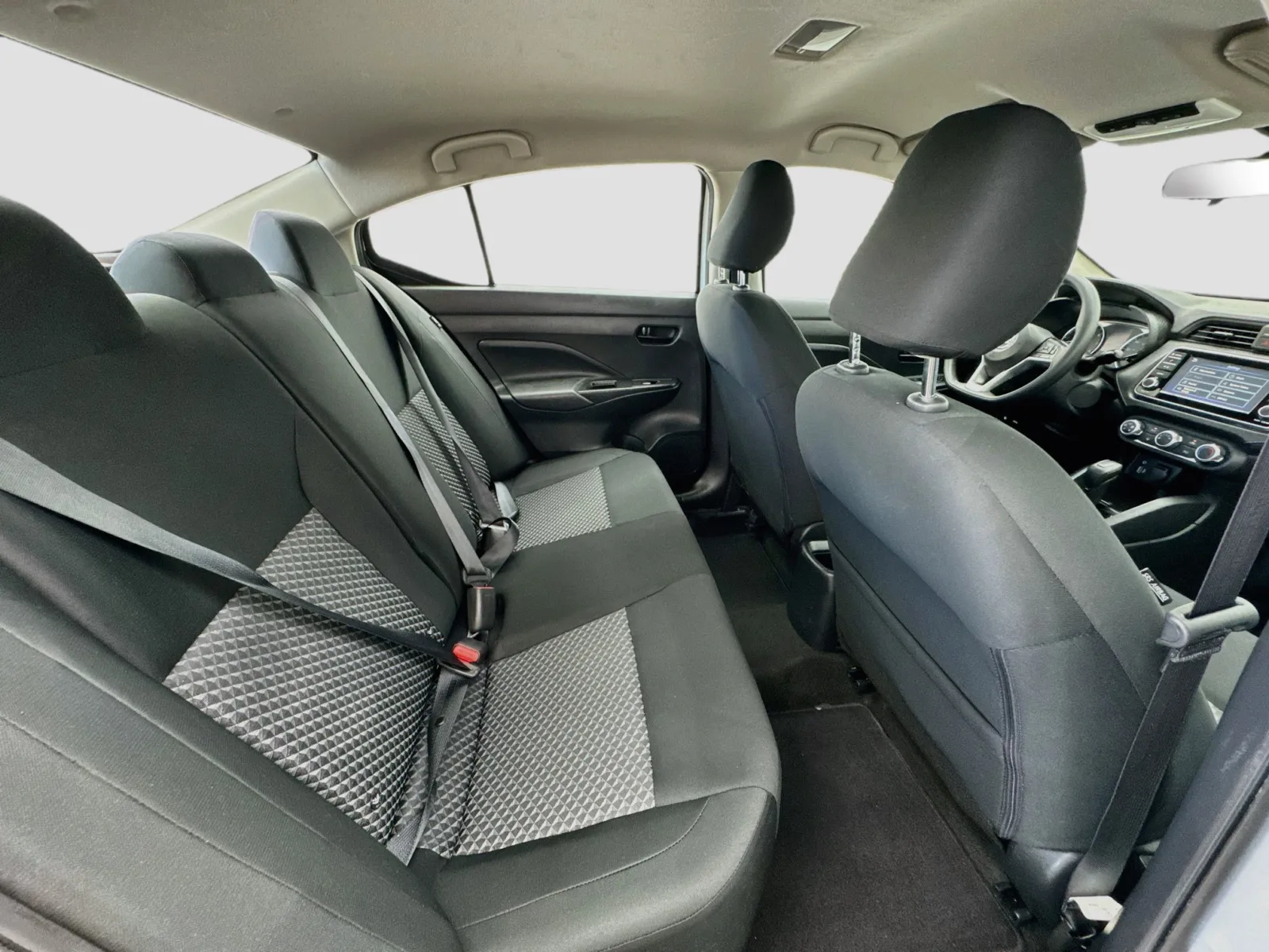 Nissan Versa photo 17