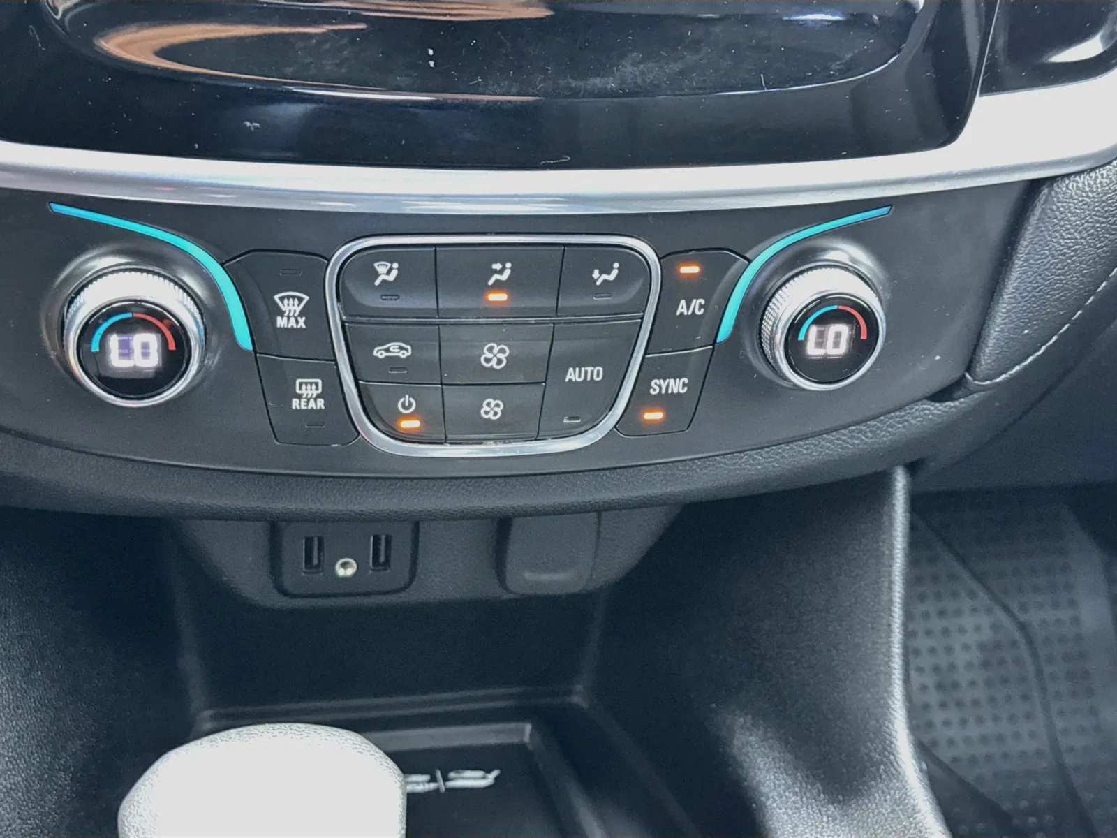 Chevrolet Traverse photo 12