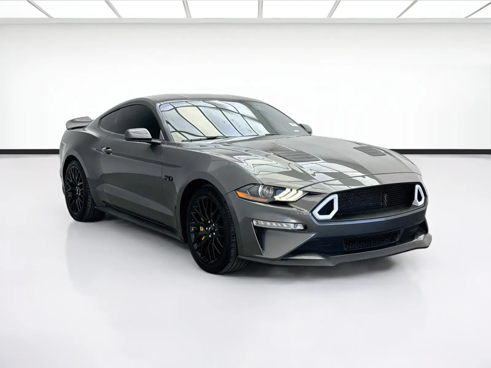 Ford Mustang photo 3