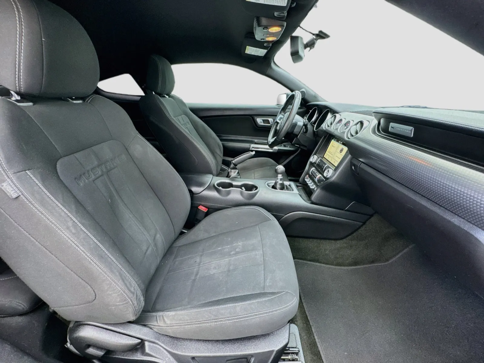 Ford Mustang photo 18