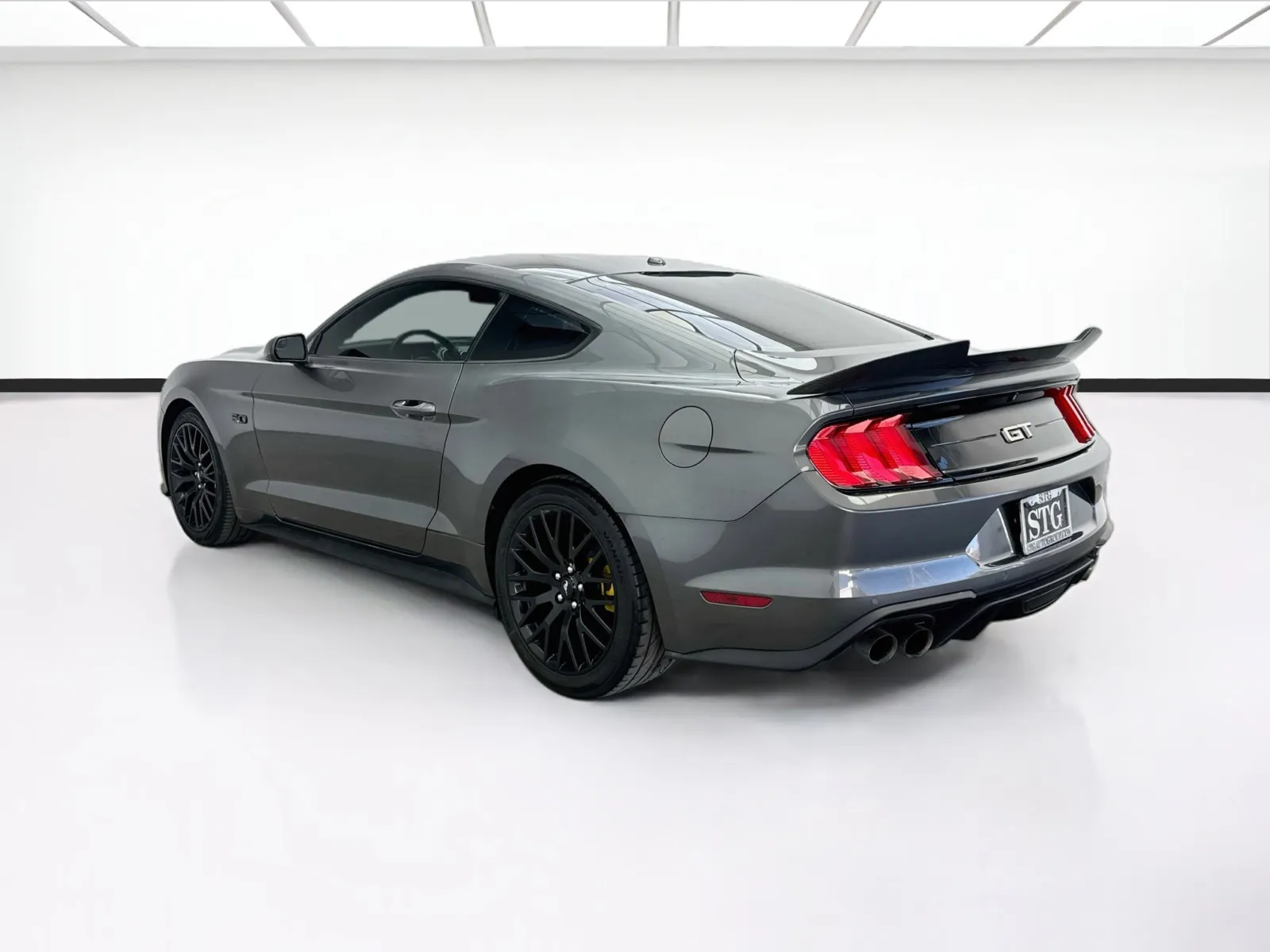 Ford Mustang photo 6