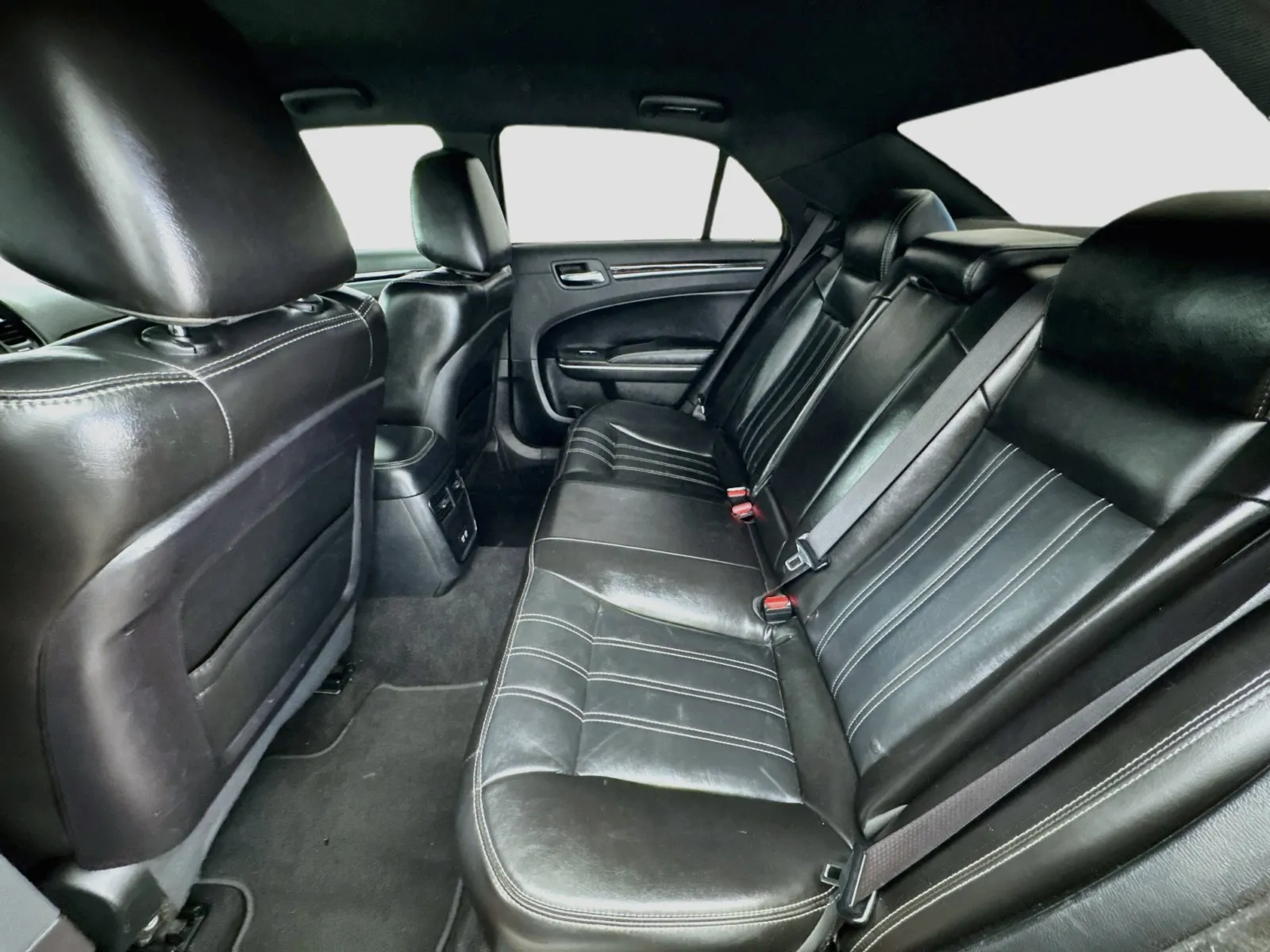 Chrysler 300 photo 15