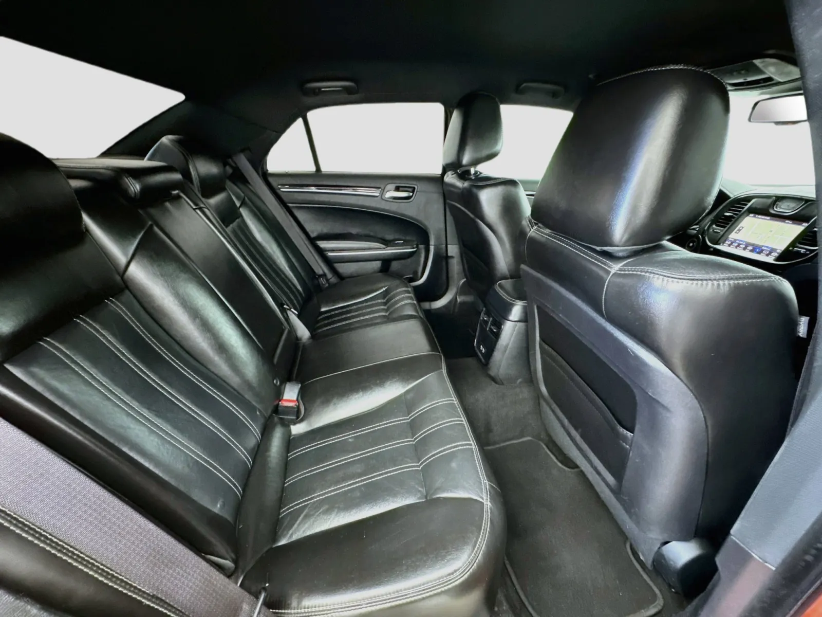 Chrysler 300 photo 18