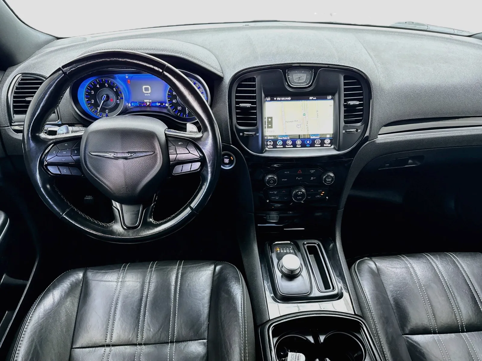 Chrysler 300 photo 14