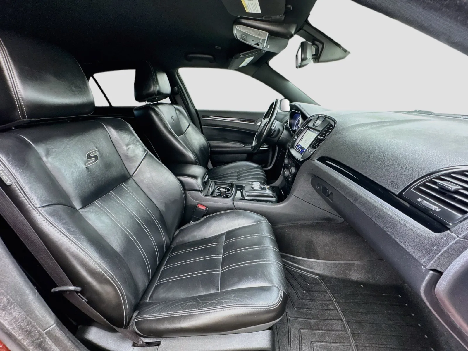 Chrysler 300 photo 19