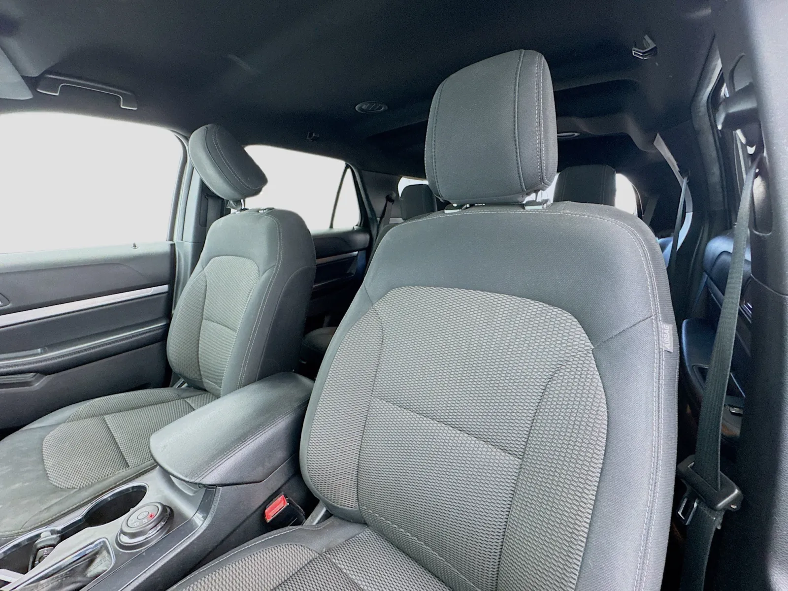 Ford Explorer photo 13