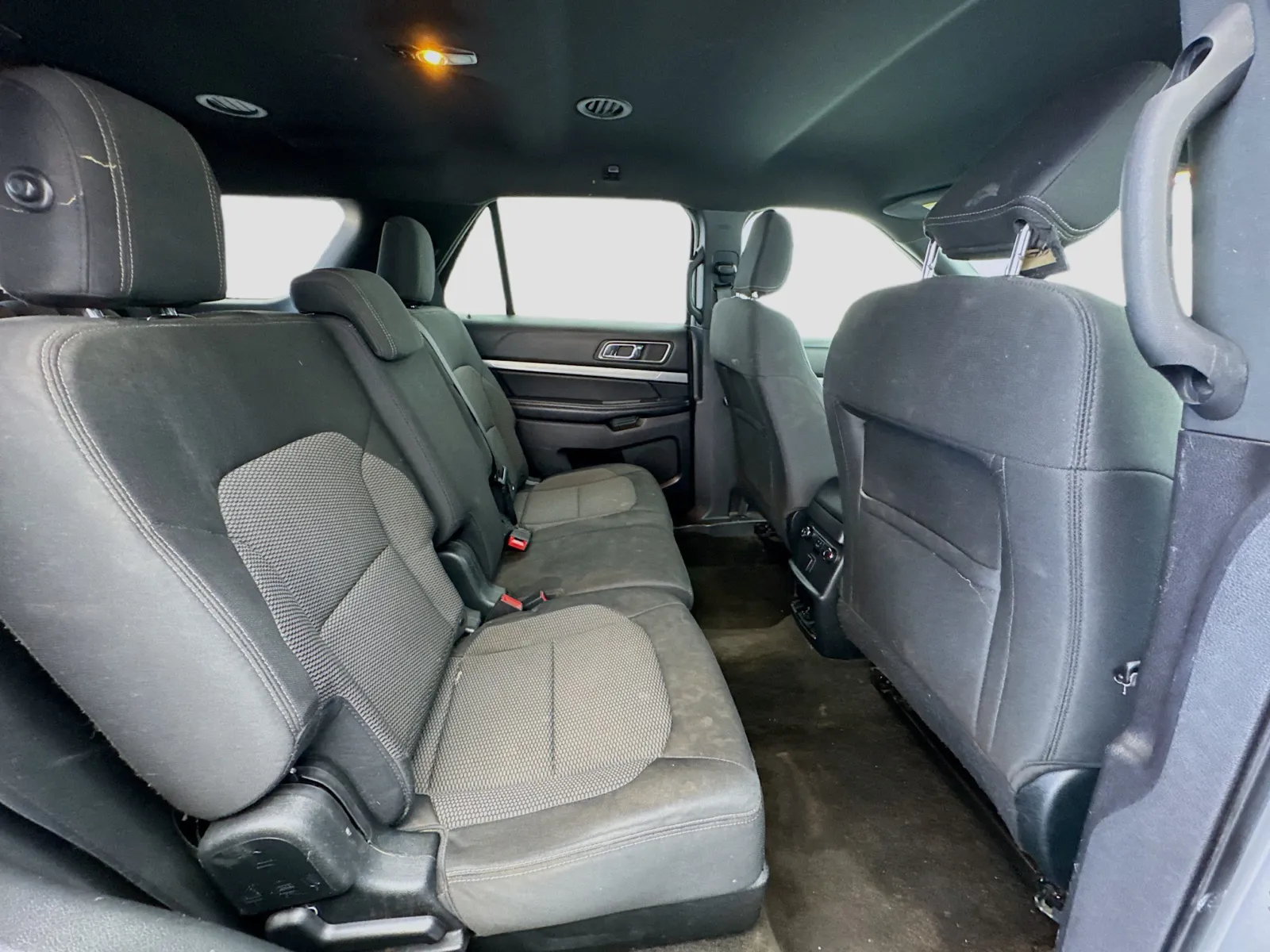 Ford Explorer photo 19
