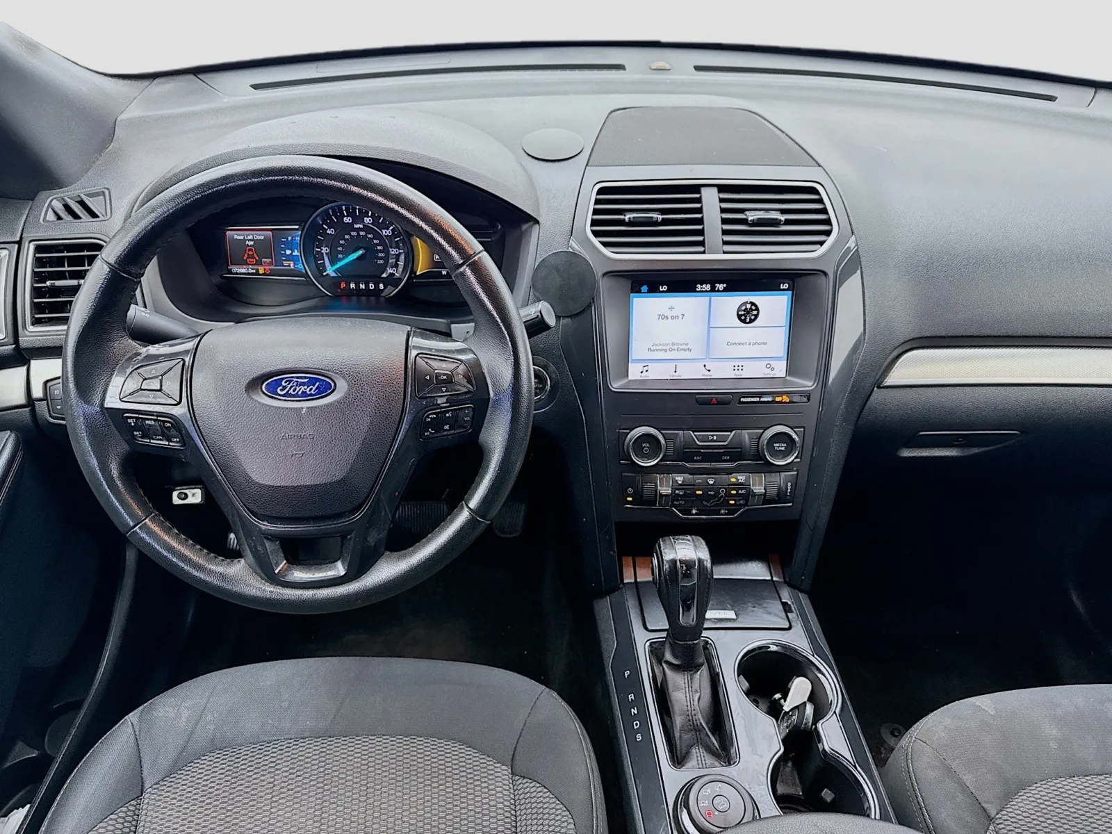 Ford Explorer photo 14