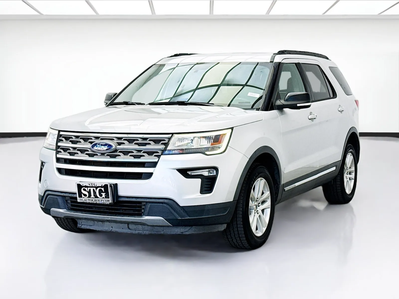 Silver 2018 Ford Explorer XLT for sale in Bellflower, CA