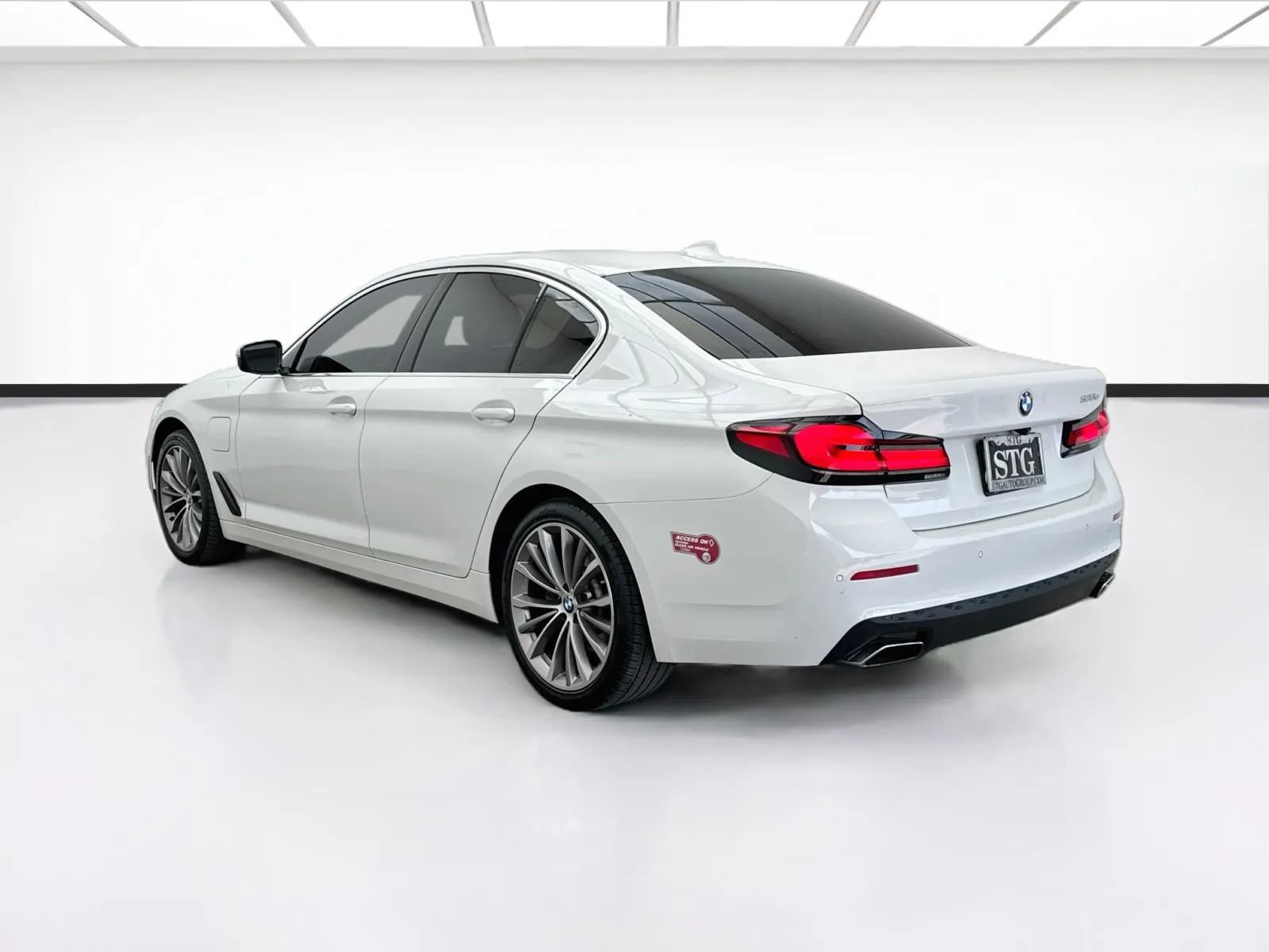 BMW 5 Series photo 6