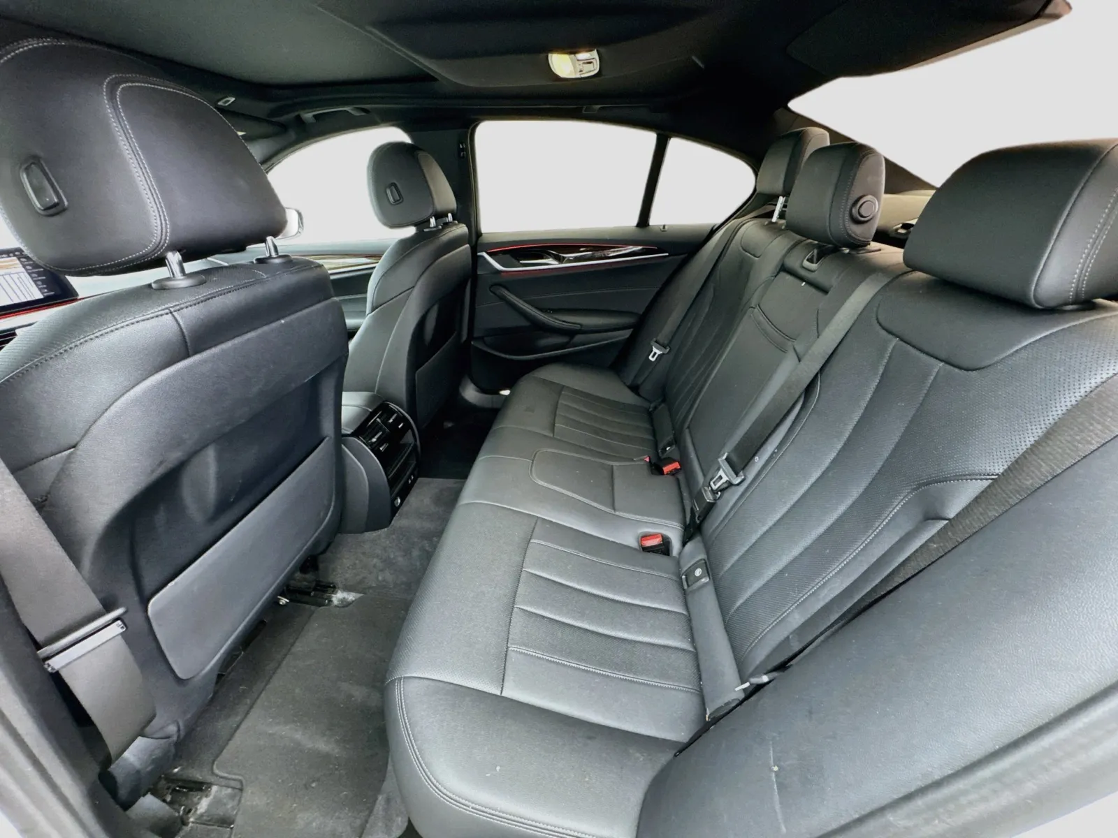 BMW 5 Series photo 16