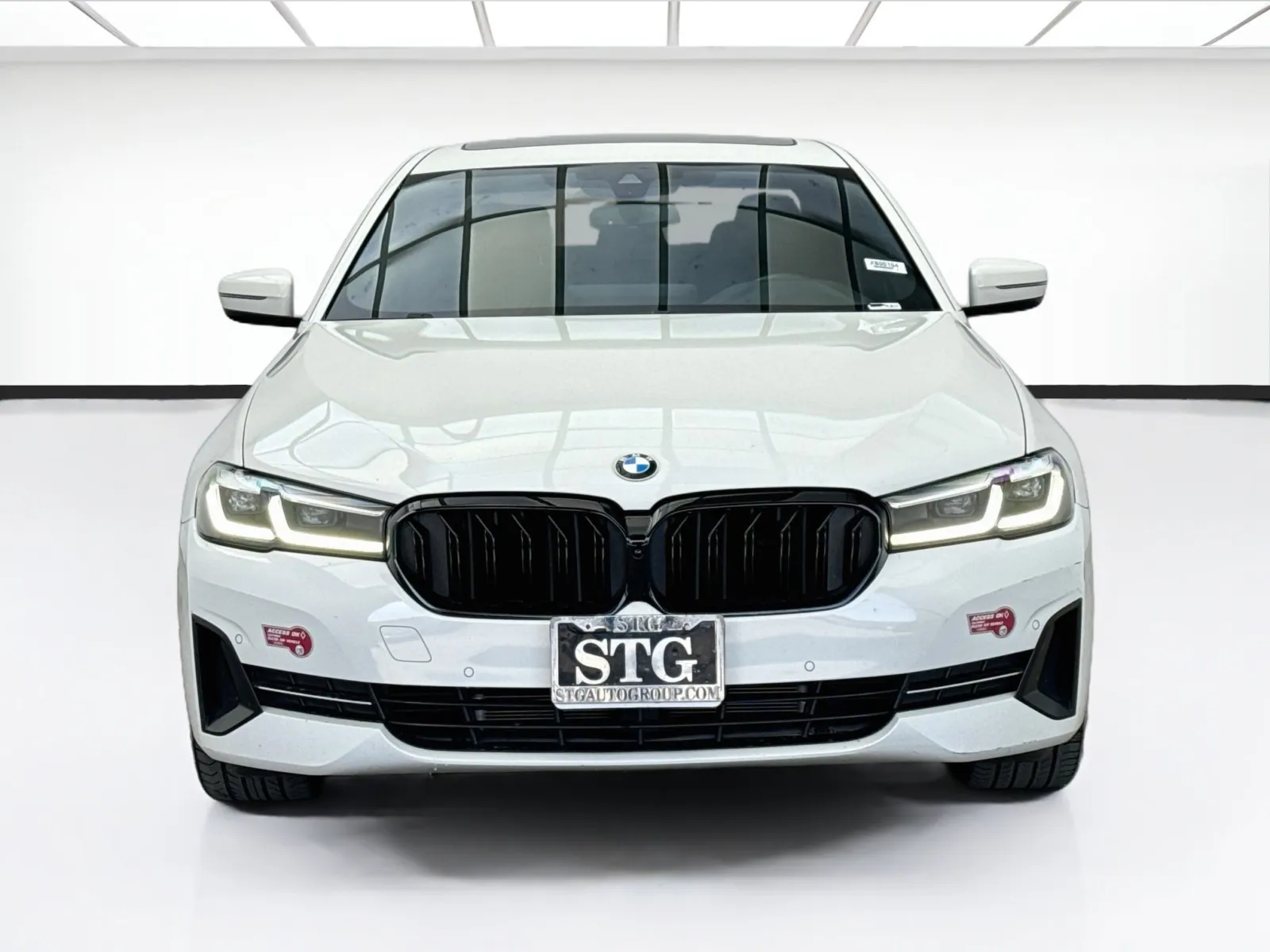 BMW 5 Series photo 2