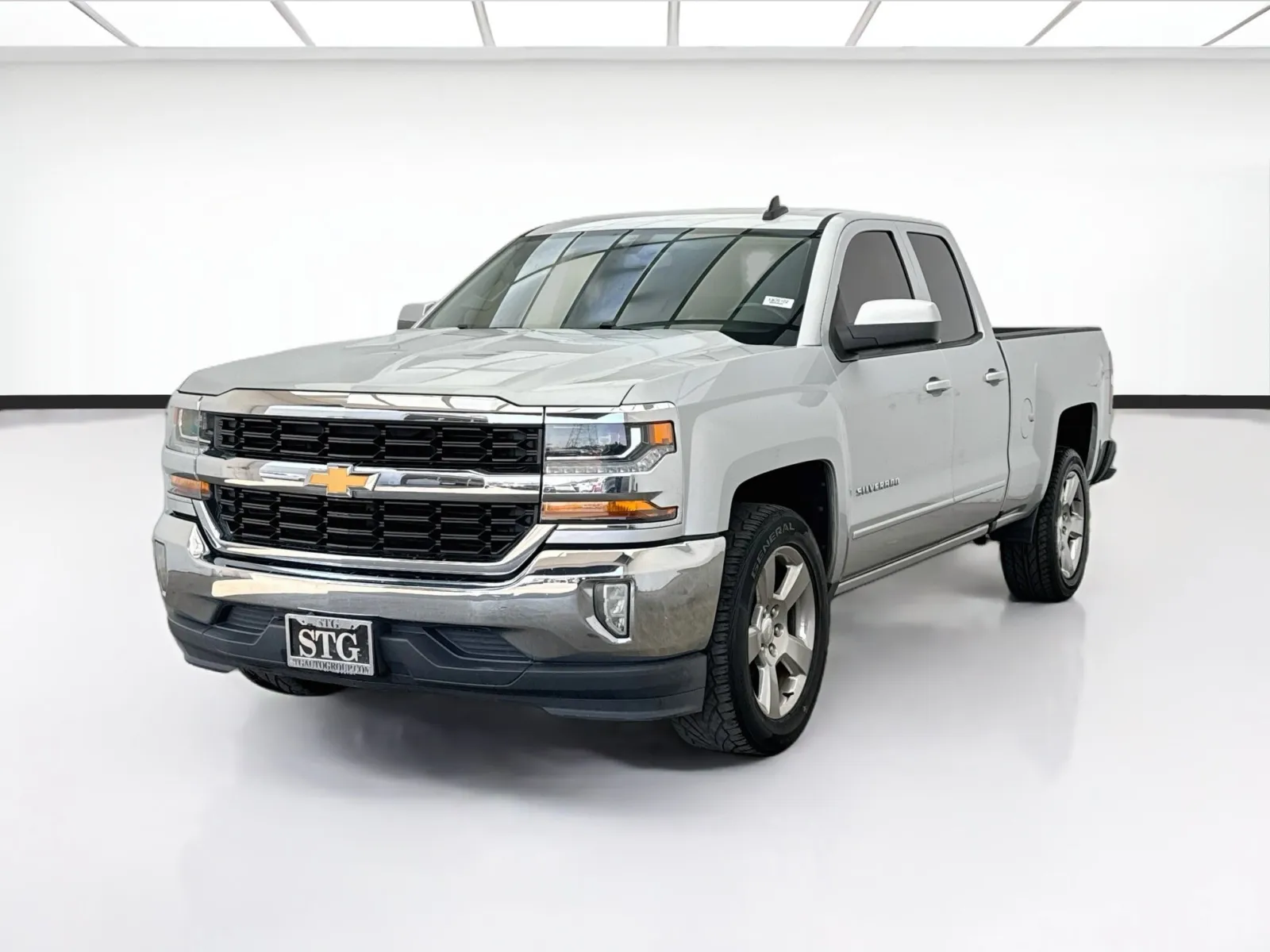 Silver 2017 Chevrolet Silverado 1500 LT LT1 for sale in Bellflower, CA