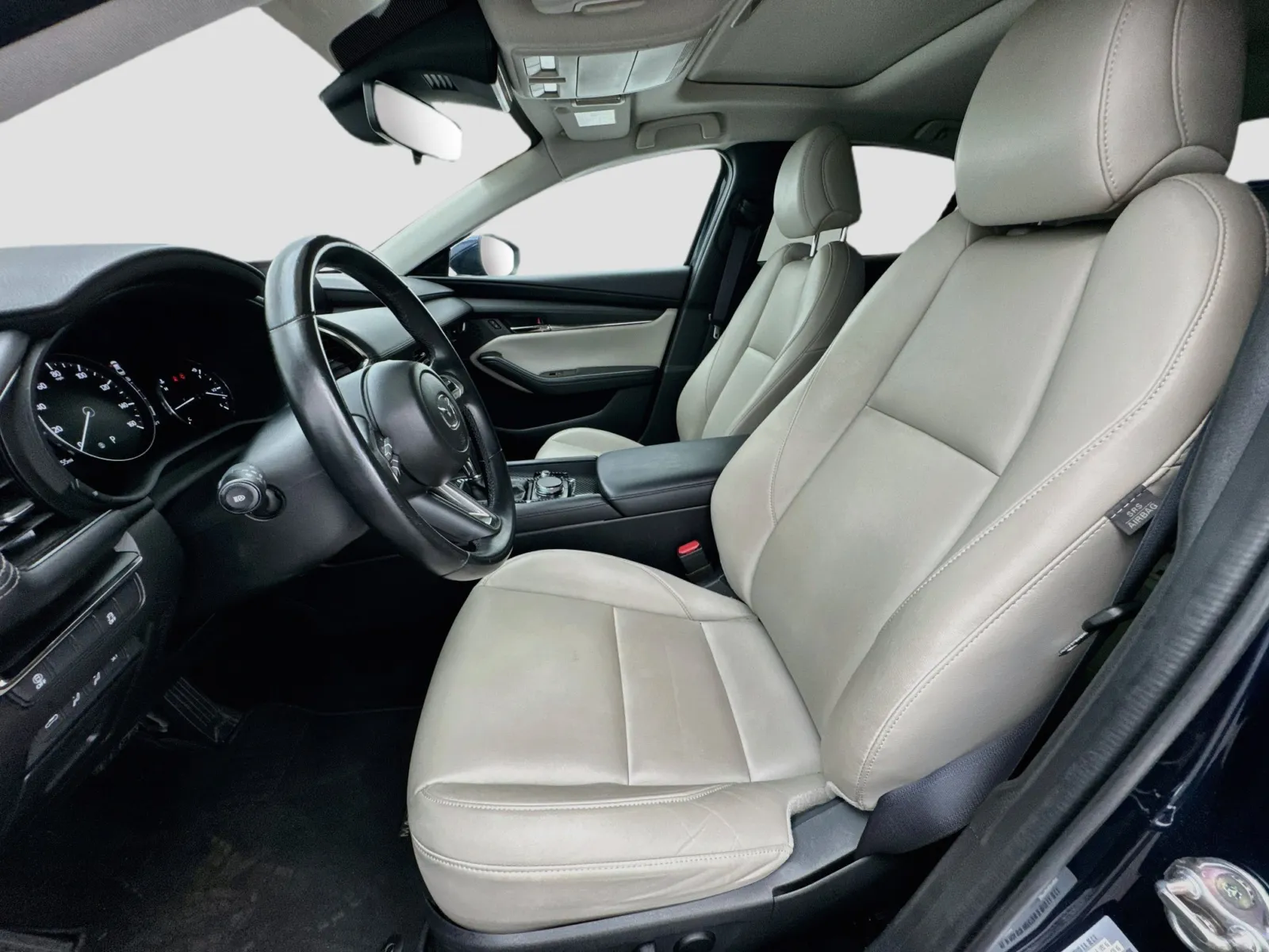 Mazda Mazda3 photo 13
