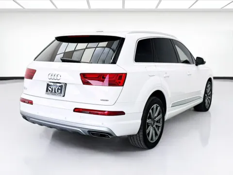 More photos of 2019 Audi Q7 45 Premium quattro at STG Bellflower, CA