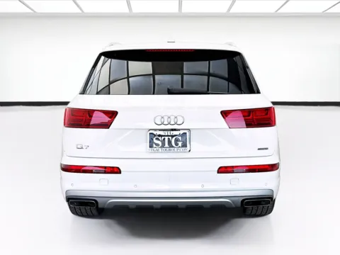 More photos of 2019 Audi Q7 45 Premium quattro at STG Bellflower, CA