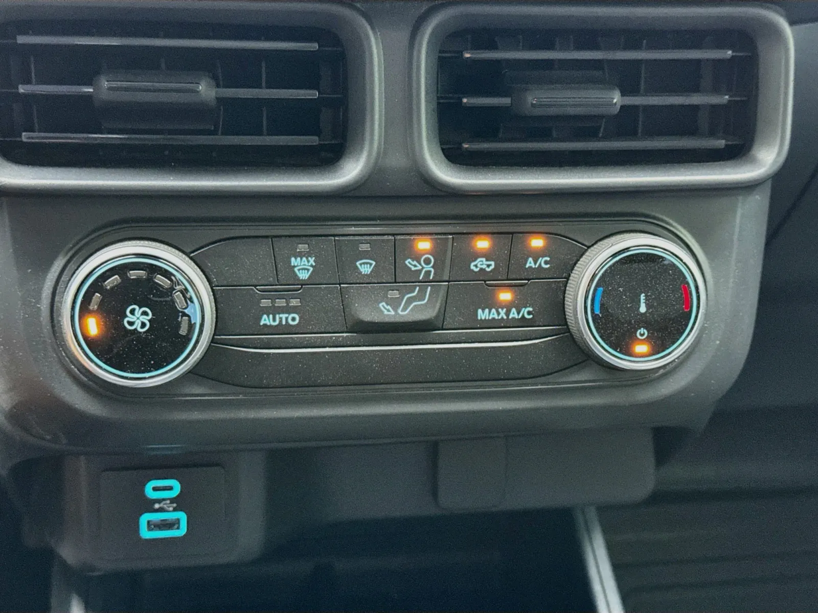 Ford Maverick photo 12