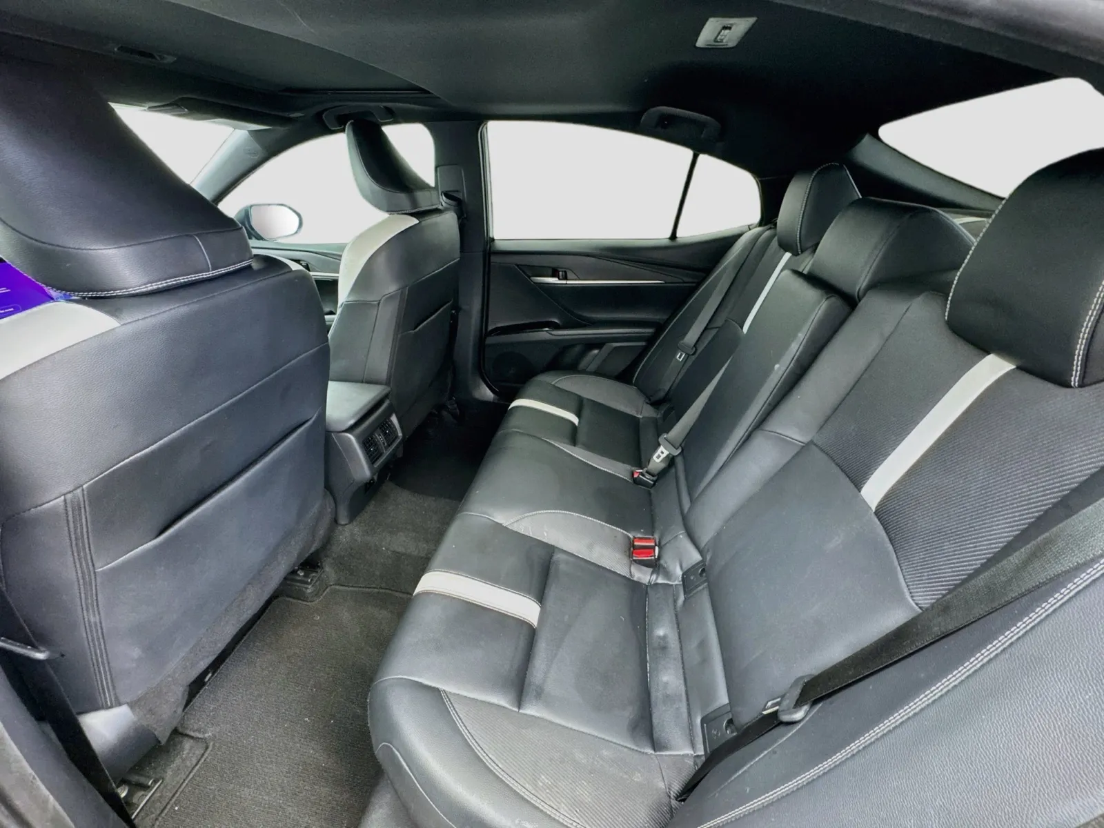 Toyota Camry photo 16