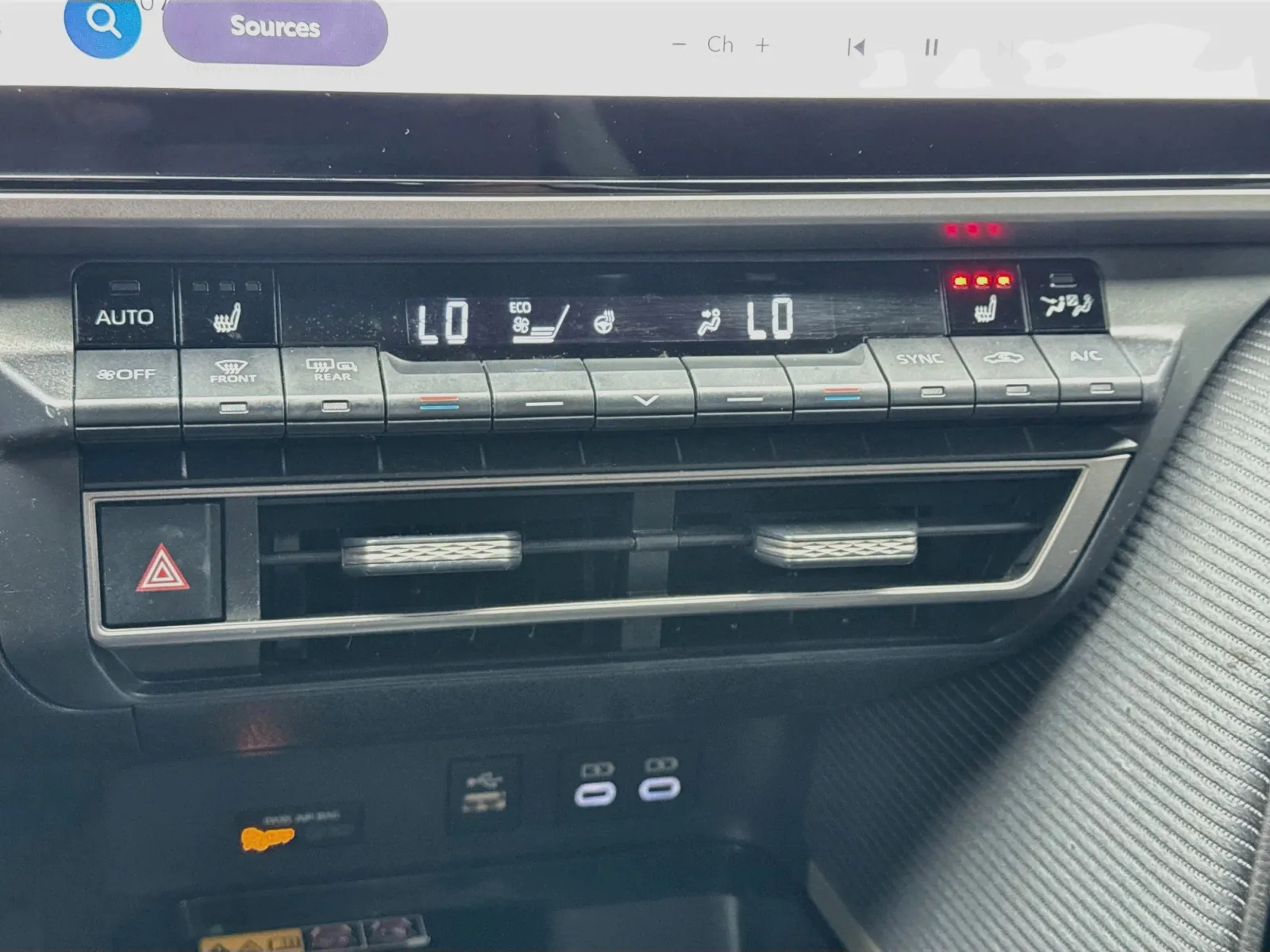 Toyota Camry photo 12