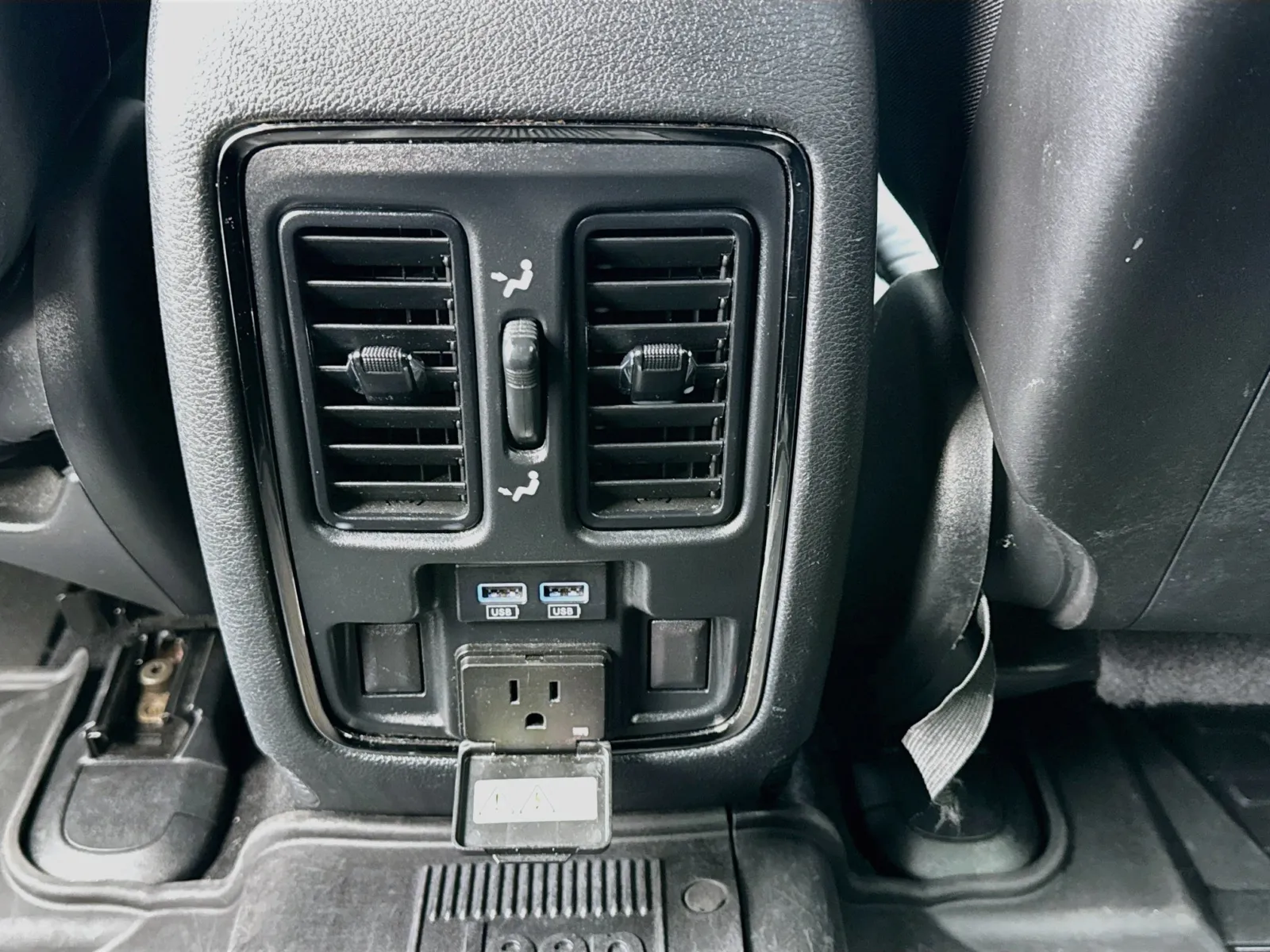 Jeep Grand Cherokee photo 17