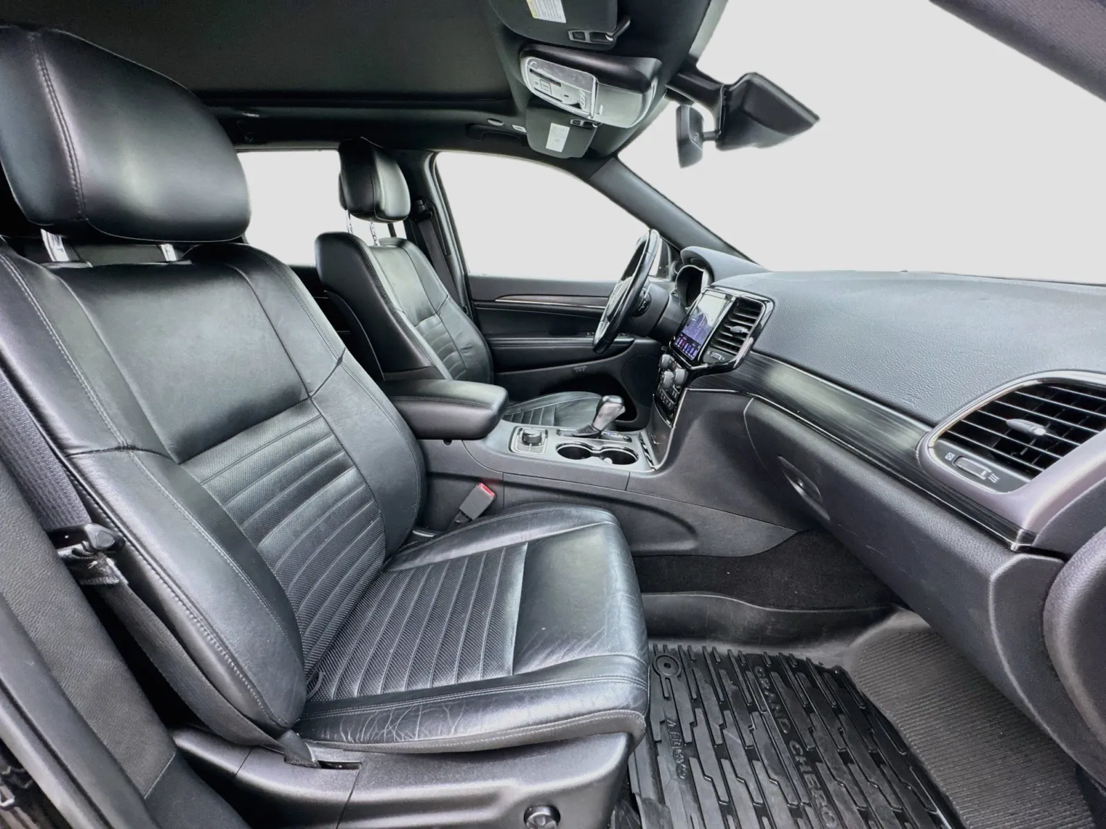 Jeep Grand Cherokee photo 20