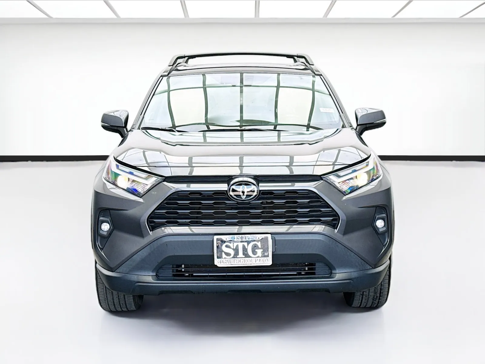Toyota RAV4 photo 2