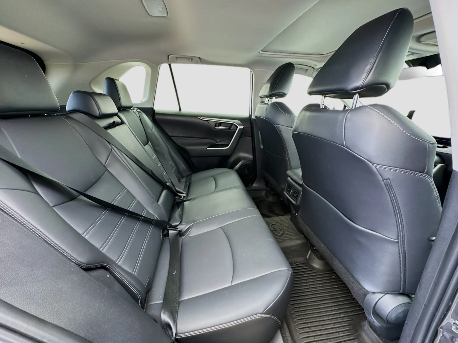 Toyota RAV4 photo 19
