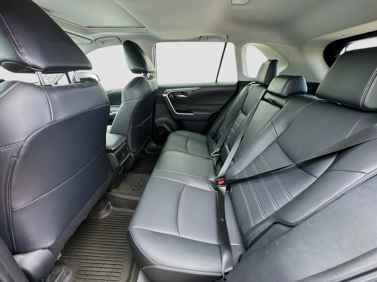 Toyota RAV4 photo 16