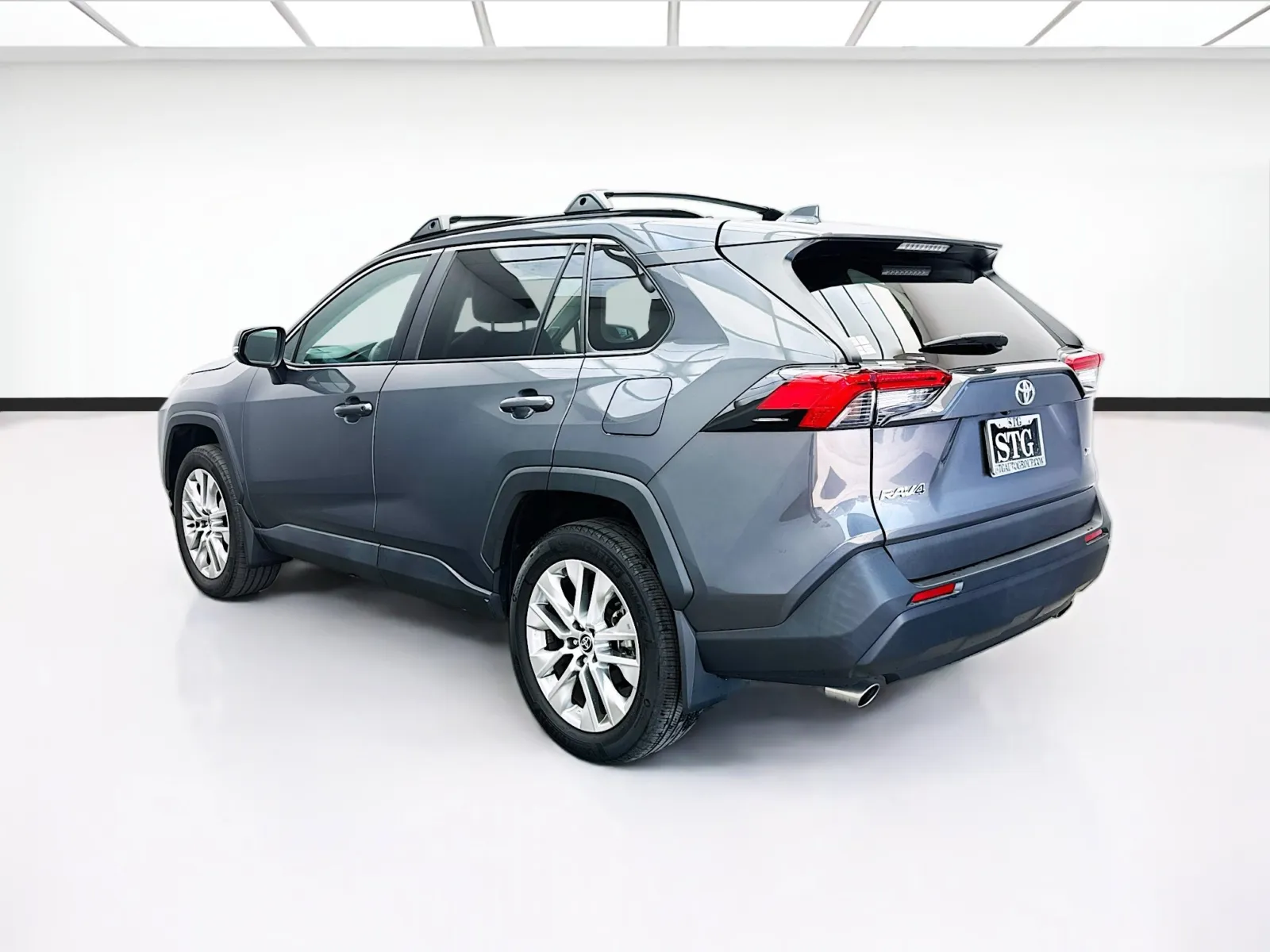 Toyota RAV4 photo 6
